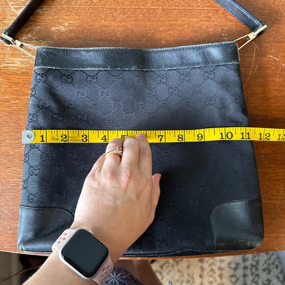 GUCCI Small Canvas Shoulder Bag | black w gold hardware - Picture 10 of 12